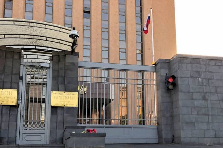 Խախտվում է հայ ունկնդրի՝ իր ընտրած աղբյուրից տեղեկատվություն ստանալու իրավունքը․ ՌԴ դեսպանատուն