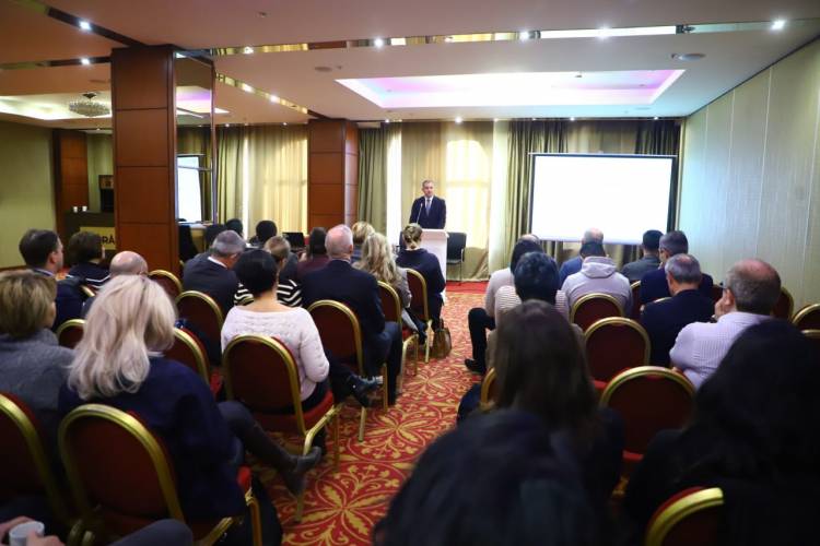 Վահան Քերոբյանը հանդիպել է ԱԱՊՀ խորհրդի անդամների և գործարար համայնքի ներկայացուցիչների հետ