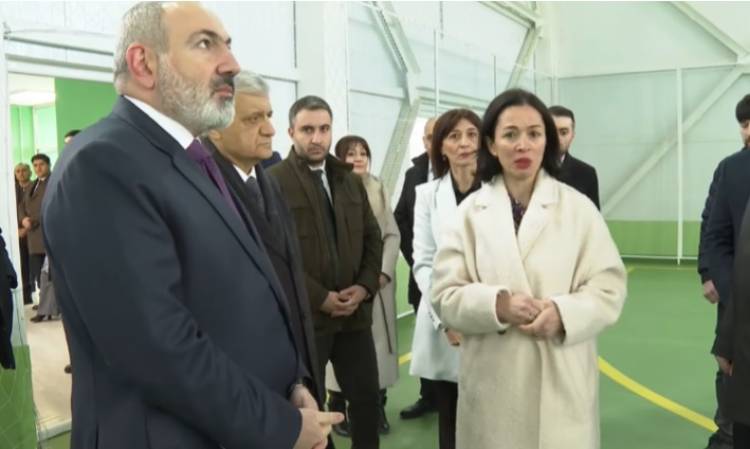 Փաշինյանն այցելել է Վարդաբլուրի միջնակարգ դպրոց (տեսանյութ)