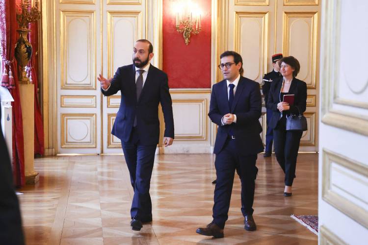 Միրզոյանը Ֆրանսիայի ԱԳ նախարարին ներկայացրել է Ադրբեջանի հետ հարաբերությունների կարգավորման հարցերը
