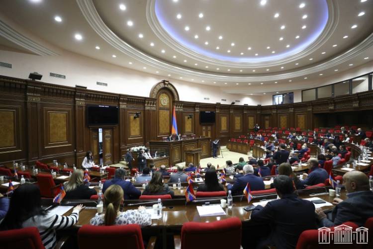 Բացահայտենք աշխարհը՝ պետբյուջեի հաշվին․ «Հրապարակ»