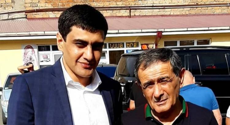 «Համար է, էլի». Առուշ Առուշանյանը՝ հոր գնած 000 OO 00 գոլդ համարանիշի մասին