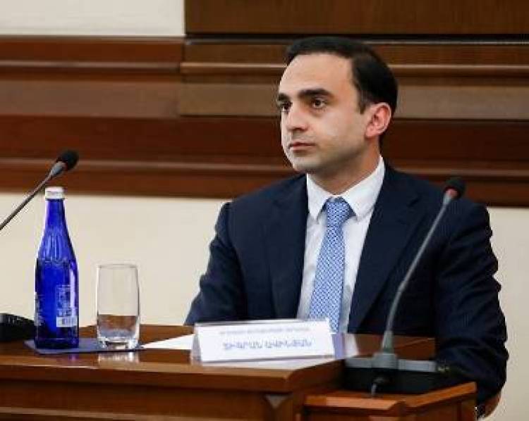 Ավինյանը «զադնի» դրեց, Դովլադյանը «թռա՞վ»․ «Իրավունք»