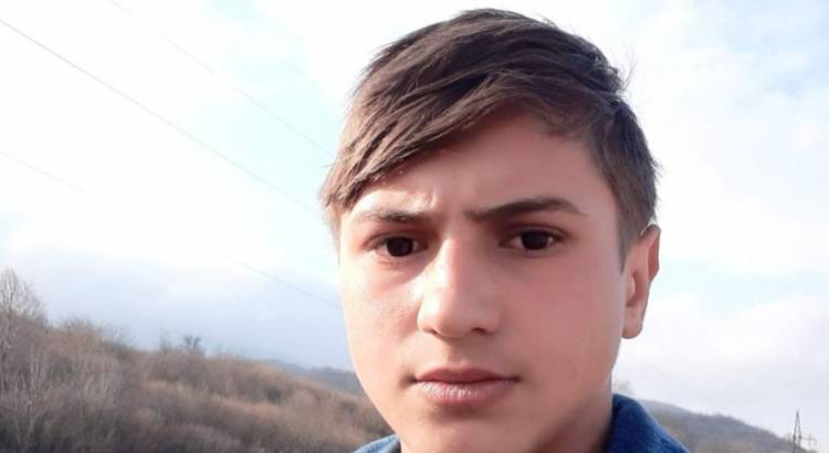 Հուղարկավորման օրը ծաղիկներով «Եռաբլուրում» էր նաև այն աղջիկը, որին սիրո խոստովանություն էր արել Մանվելը
