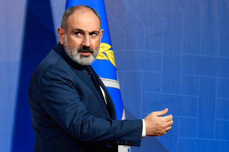 Փաշինյանը Հայաստանը տանում է ուկրաինական ճանապարհով. Սլուցկի