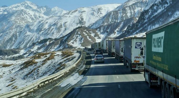 Լարսը նորից փակ է բեռնատարների համար․ իրավիճակը ճանապարհներին