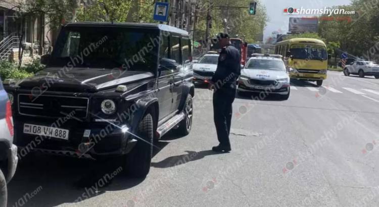 Վթար՝ Երևանում․ բախվել են «Mercedes G 63»-ն ու «Hyundai Elantra»-ն, օգնություն են ցուցաբերել 2 երեխայի