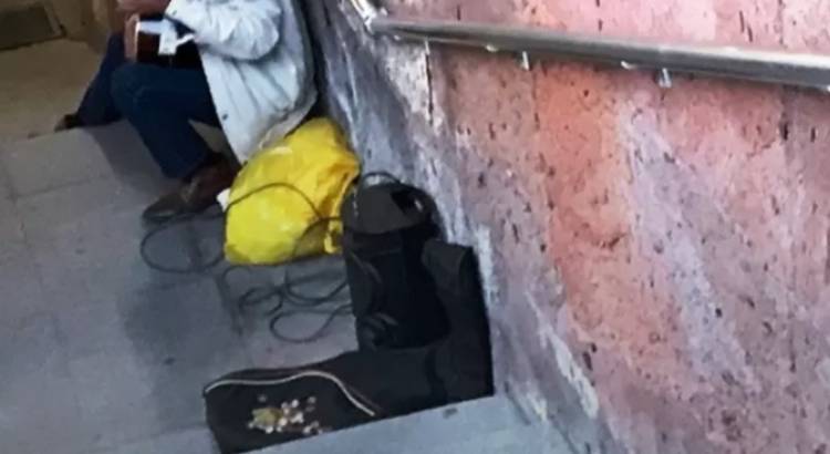 Գողության դեպք՝ Երևանում․ 56-ամյա տղամարդը գողացել է փողոցում նվագողի՝ մետաղադրամներով լցված արկղը