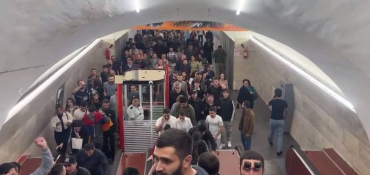 Տեսանյութ.Մետրոյի Երիտասարդական կայարանը վաղ առավոտյան