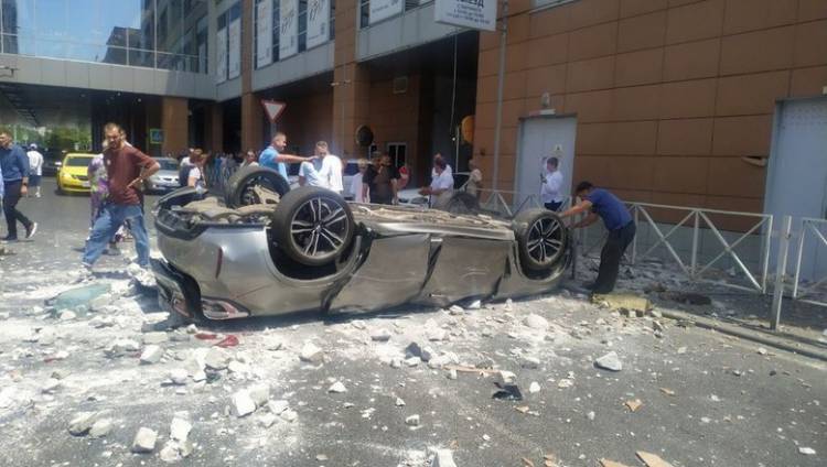  Կրասնոդարում Ռաֆայել Առաքելյանի վարած BMW-ն կայանատեղիից ցած է ընկել. երեխան և կինը զոհվել են (տեսանյութեր)