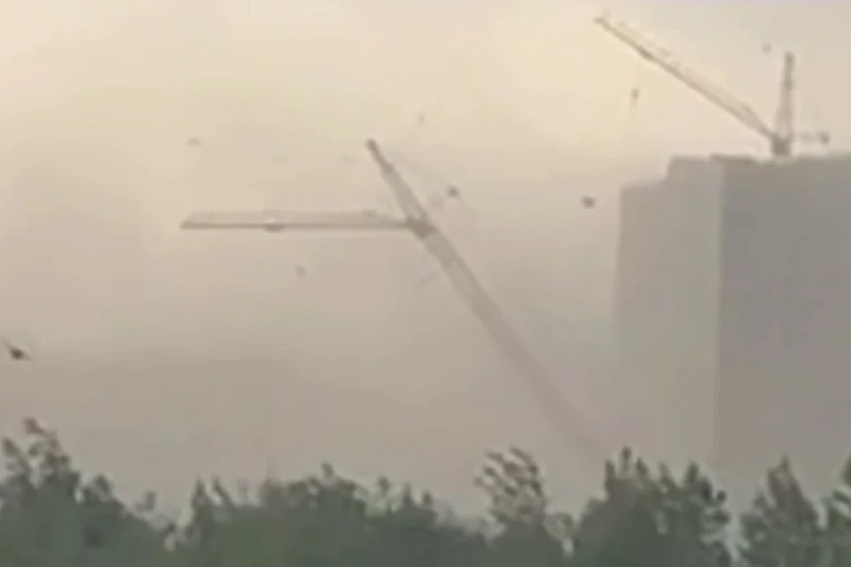 Սանկտ Պետերբուրգում փոթորկի հետևանքով շինարարական կռունկ է շրջվել (տեսանյութ)