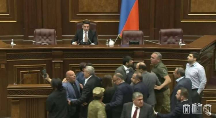Խորհրդարանում բոլորը բոլորին արժանի են