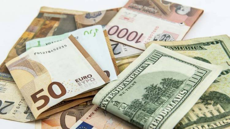 Դոլարը թանկացել է, ռուբլին՝ էժանացել
