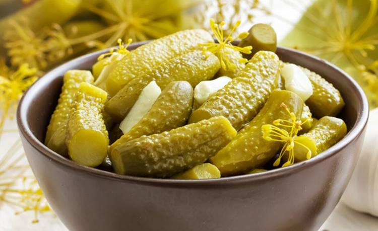 Ինչու է թթու վարունգը վտանգավոր