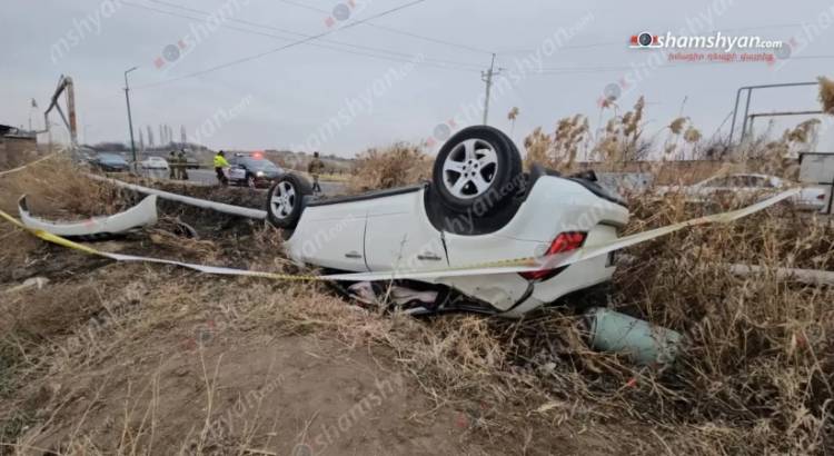 20-ամյա վարորդը «Nissan»-ով շներից խույս տալիս բախվել է գազախողովակի և շրջվել. Shamshyan