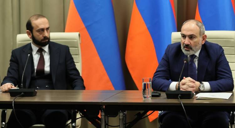 Միրզոյանն ու իր «աջակիցները». «Հրապարակ»
