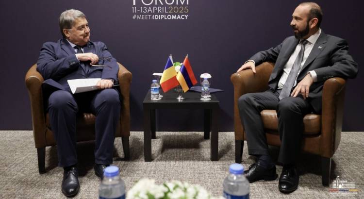 Արարատ Միրզոյանը հանդիպում է ունեցել Ռումինիայի ԱԳ նախարար Էմիլ Հուրեզեանուի հետ