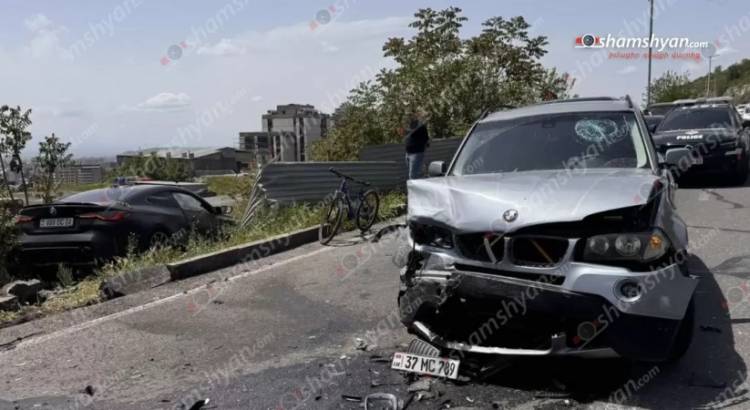Վթար՝ Երևանում, բախվել են 2 «BMW»-ներ, որոնցից մեկն էլ հայտնվել է փոսում. Shamshyan