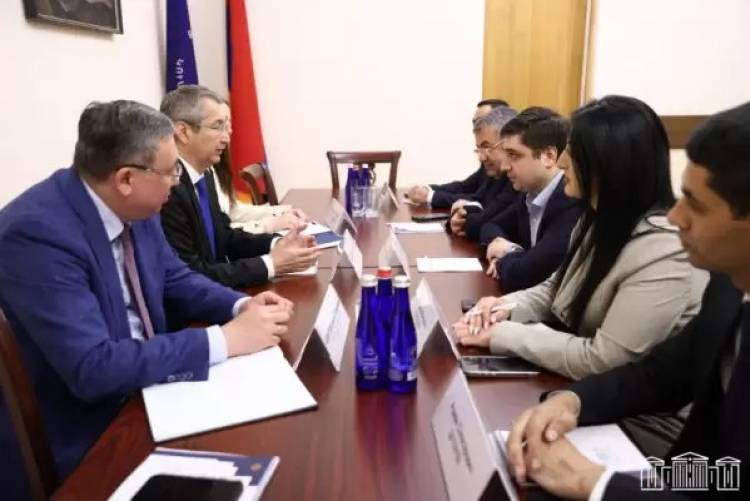 Խորհրդարանում հյուրընկալել են Ղազախստանի դեսպանին, կապերի ընդլայնման հարցն է քննարկվել