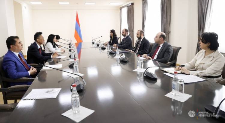 ԱԳ նախարարն ընդունել է ՀՀ-ում ՉԺՀ դեսպանին
