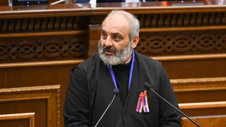 Բագրատ սրբազանը կրկին ակտիվանում է․«Հրապարակ»