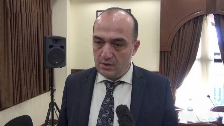 Հայր ու որդի՝ մեղադրյալ․ «Հրապարակ»