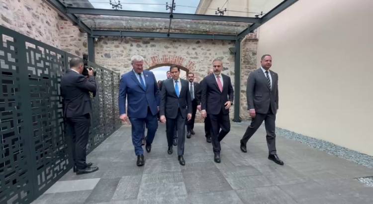 Ստամբուլում մեկնարկում են ԱՄՆ-ի, Թուրքիայի և Ուկրաինայի միջև բանակցությունները
