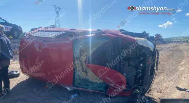 Բախվել են «Volkswagen Golf» ու «Nissan Versa», վերջինը կողաշրջված հայտնվել է երթևեկելի գոտուց դուրս. Shamshyan