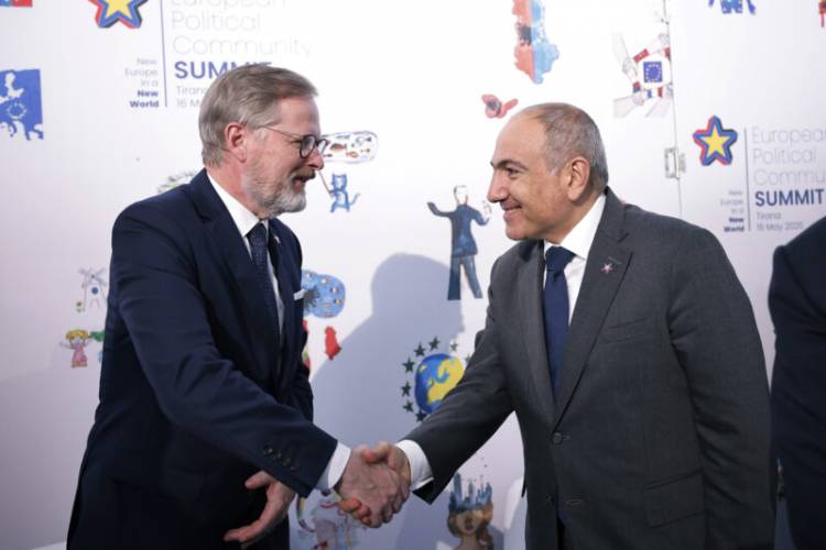 Փաշինյանը տարածաշրջանային զարգացումները ներկայացրել է Չեխիայի վարչապետին
