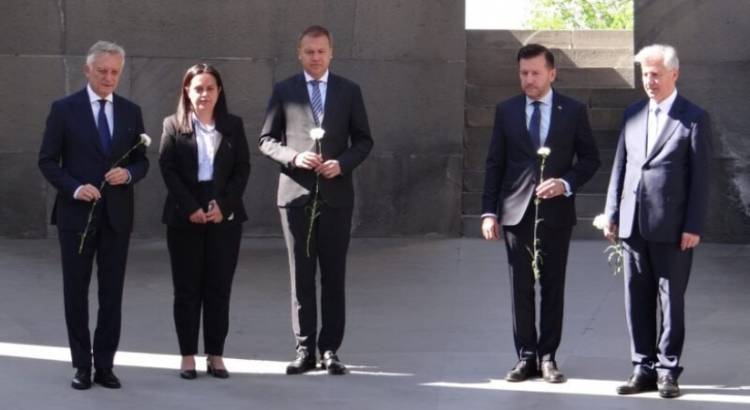 Լեհաստանի ԱԳ նախարարի տեղակալի պատվիրակությունն այցելել է Հայոց ցեղասպանության հուշահամալիր