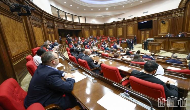 Երկուշաբթի թեժ է լինելու, կհետևեք ԱԺ նիստին. Գեղամ Մանուկյան