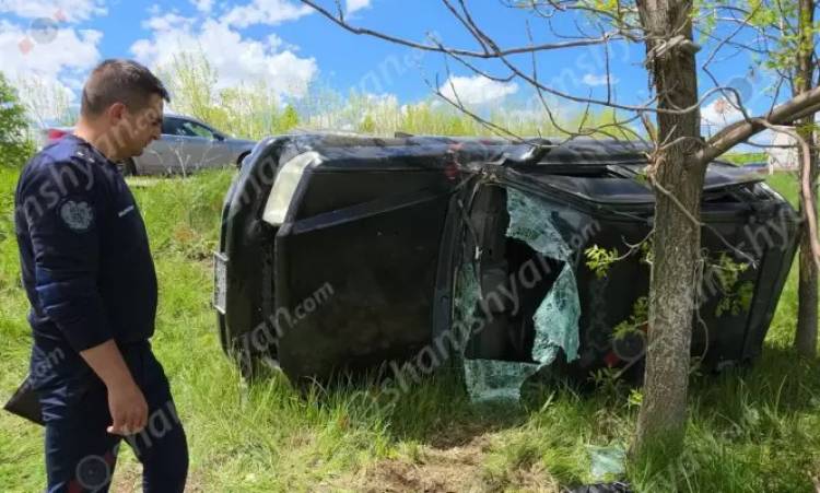 Բախվել են «Դոմուս» ընկերության բեռնատար «Mercedes»-ն ու «Mitsubishi»-ն. կան վիրավորներ