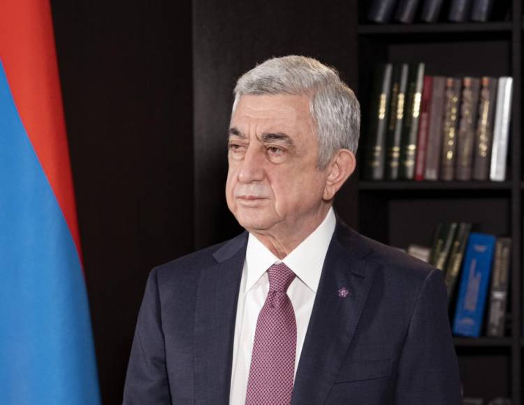 Փա´ռք ու պատի´վ Հայրենիքի նվիրյալ զավակներին, նրանց, ովքեր դեռ նոր հաղթանակներով կերտելու են Հայրենիքի վաղվա օրը