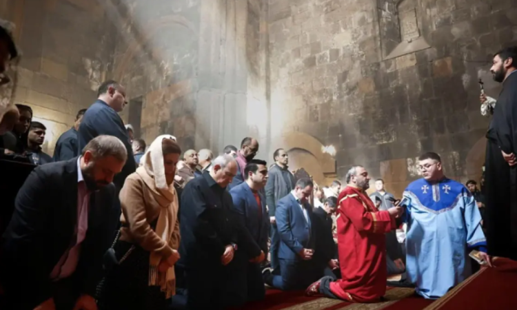 Պետական ապարատը ընդվզում է․ «Հրապարակ»