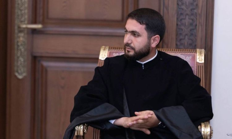 Զինված Ուժերում ծառայող մեր գնդերեց եղբայրներին փորձում են ներքաշել այս ազգակործան, տիրադավ և հայրենադավ, կեղծ բարենորոգման արհեստական շարժման մեջ