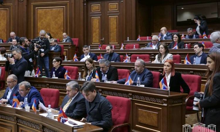 Քոչարյանի թիմից ովքեր ցուցակի առաջնային տեղերում կլինեն. «Հրապարակ»