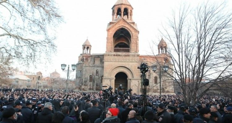 Ժողովուրդը Եկեղեցու հետ է, ի աջակցություն Սուրբ Էջմիածնի ստորագրահավաքը ռեկորդային կարճ ժամանակում 50000 ստորագրություն հավաքեց. «Փաստ»