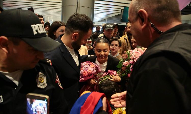«Զվարթնոցում» հանդիսավորությամբ դիմավորեցին «Մանկական Եվրատեսիլ 2026»-ի հաղթող 13-ամյա Նարեին